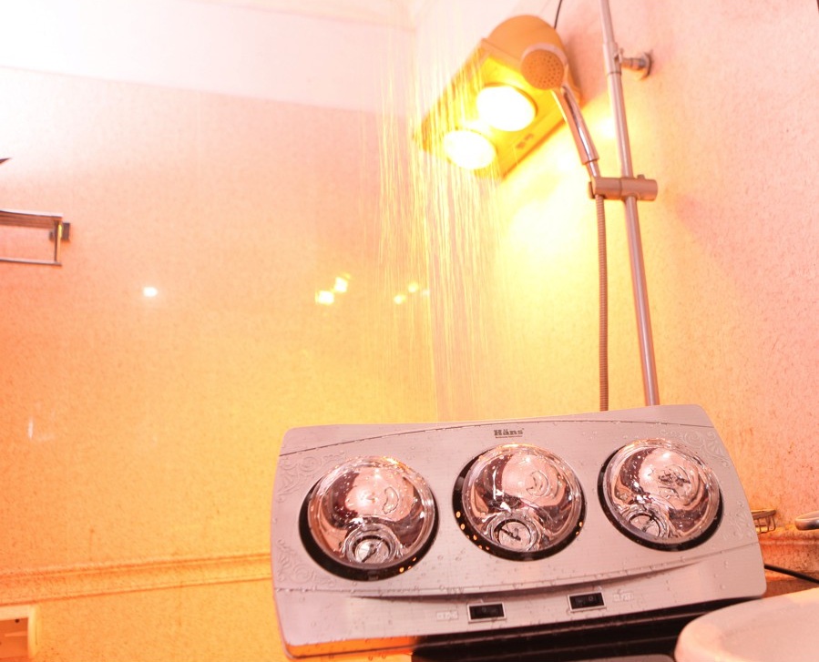 Đèn sưởi nhà tắm Hans chống ẩm - chống chịu nước
